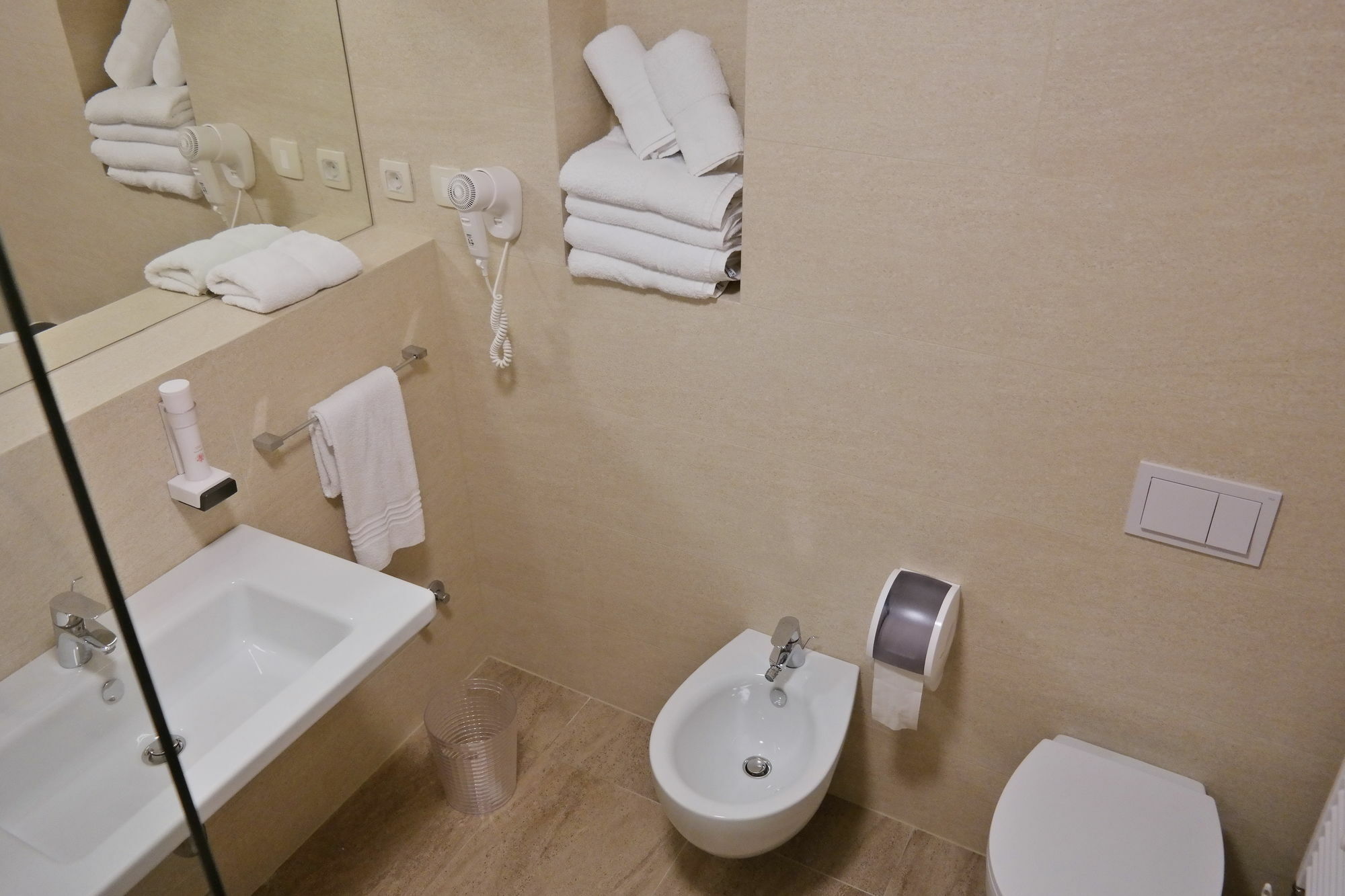 Leone Hotel 4*